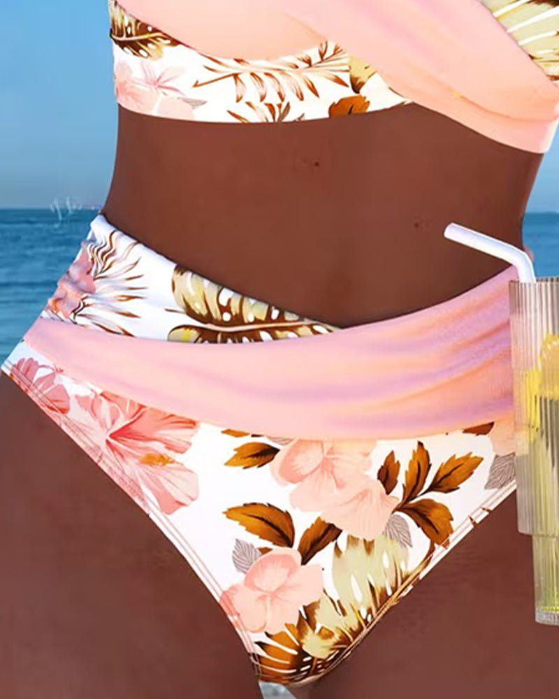 Bikini z kontrastowym kwiatowym nadrukiem i rozcięciem